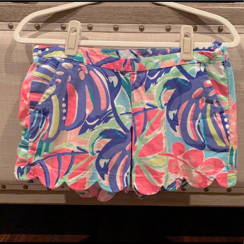 Lilly Pulitzer shorts with scalloped trim